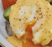 Smoked Salmon Avocado Benedict