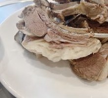 Hand-held Lamb