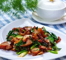 Fried Tofu Skin with Pork Belly