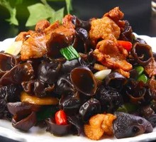 Black Mushroom Stir-Fry with Pork