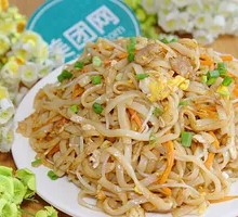 鸭腿炒河粉