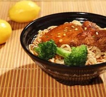 Braised Pork Chop Noodles