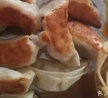 Pan-Fried Pork and Chinese Cabbage Dumplings