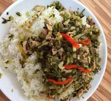 Pickled Cabbage and Pork Noodles