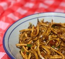 Bamboo Shoots Stir-Fried with Yellow Beef