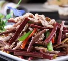 Fiddlehead Fern Stir-Fried with Shredded Pork