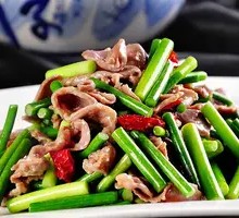 Stir-fried Garlic Shoots with Duck Gizzard