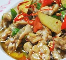 Special Frog Stew in Small Pot