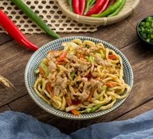 Stir-Fried Noodles with Shredded Meat