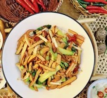 Fried Tofu and Pork Noodles