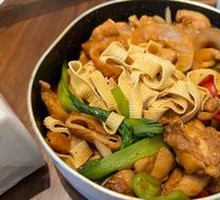 Spicy Intestine and Chicken Stir-fry