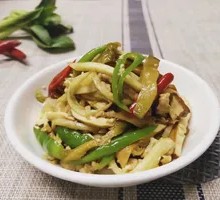 Green Pepper, Pickled Vegetable, Tofu Skin and Shredded Pork Stir-fry