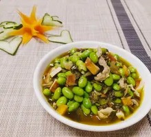 Sour Cabbage Stir-fried with Green Beans and Mung Bean Sprouts