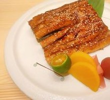 Grilled Live Eel with Reed Wrap
