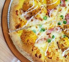 Golden Yolk Chicken Pizza