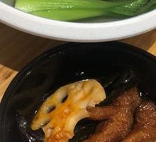 Braised Chicken Feet with Tiger Skin