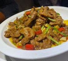 Stir-Fried Beef with Yellow Onion