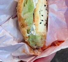 Juicy Beef Chinese Burger