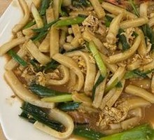 Garlic Chives Stir-Fried Rice Cakes