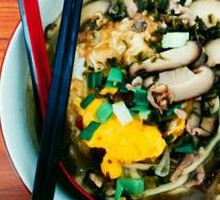 Stir-Fried Noodles with Pork and Mushrooms