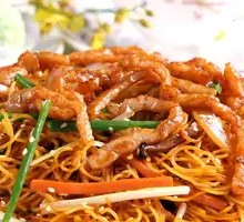 Stir-Fried Noodles with Shredded Meat