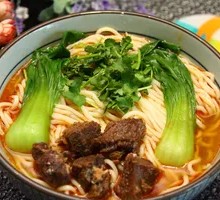Pea and Beef Noodles with Sauce