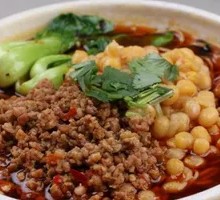 Pea and Meat Sauce Rice Noodles