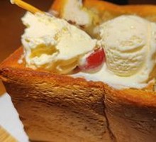Bread Meets Ice Cream