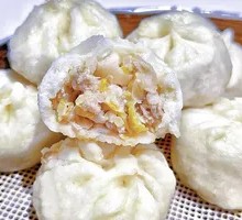 Sour Cabbage and Pork Steamed Buns