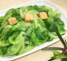 Stir-Fried Lettuce with Oyster Sauce