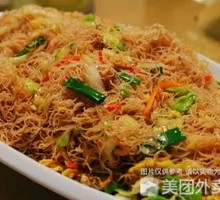 Sausage Stir-fried Rice Noodles