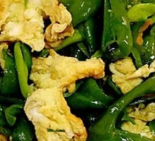 Stir-Fried Chicken with Green Chili