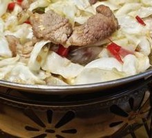 Spicy Pot-Braised Cabbage