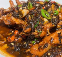 Preserved Vegetable Chicken Feet