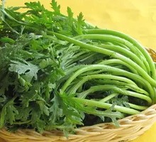 Chinese chrysanthemum greens