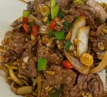Stir-Fried Beef with Noodles