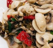 Snow Cabbage Mushroom Pork Slices