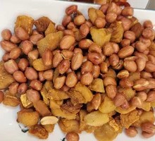 Fried Pork Rind with Peanuts