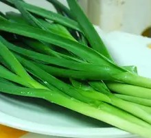 Garlic Shoots Stir-Fried with Eggs