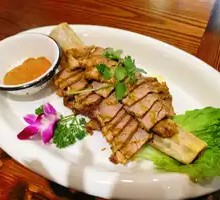 Hand-grabbed Lamb Ribs