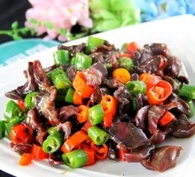 Spicy Chicken Offal with Green Chili