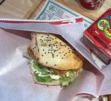 Juicy Beef Chinese Burger