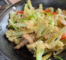 Spicy Stir-Fried Organic Cauliflower