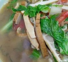 Pickled Cabbage and Pork Noodles