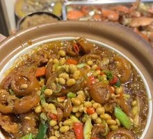 Stewed Pig Tail with Soybeans
