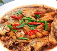 Signature Braised Mixed Fish