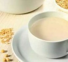 Homemade Stone-Milled Soy Milk
