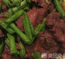 Green Pepper and Pork Tenderloin
