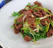 Xiang-Style Stir-Fried Beef with Green Peppers