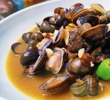 Yellow Clam and Snail Stir-fry